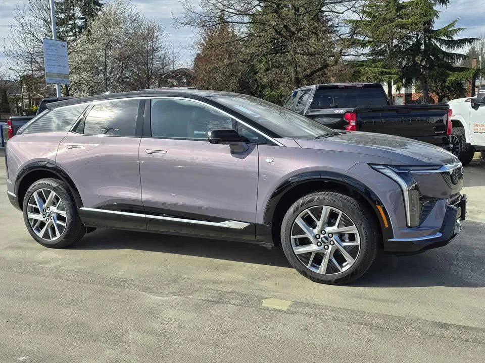 2026 Cadillac Optiq - Image 2 of 16