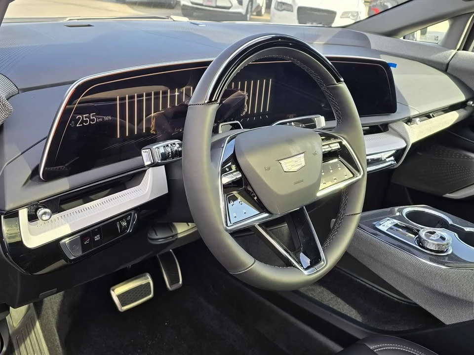 2026 Cadillac Optiq - Image 4 of 16