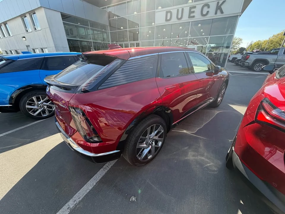 2026 Cadillac Optiq - Image 5 of 5