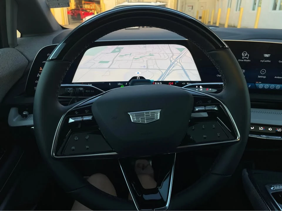 2026 Cadillac Optiq - Image 10 of 14
