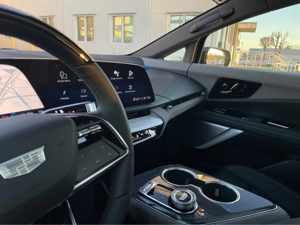 2026 Cadillac Optiq - Image 9 of 14