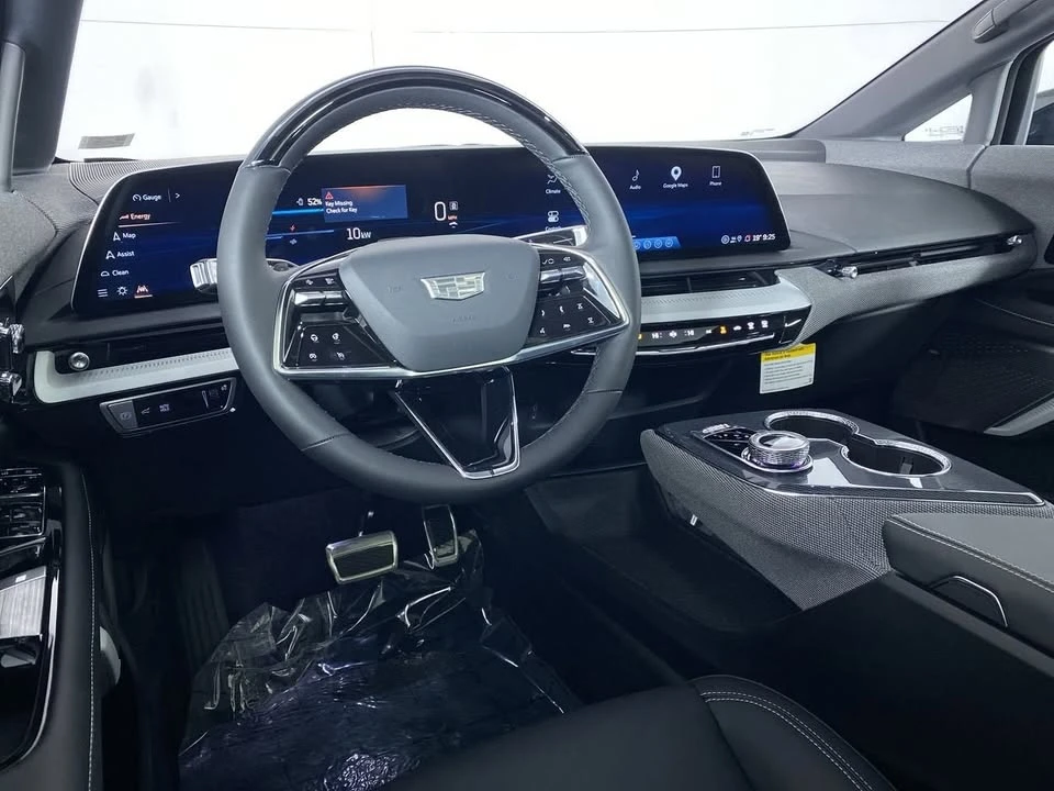 2026 Cadillac Optiq - Image 2 of 20