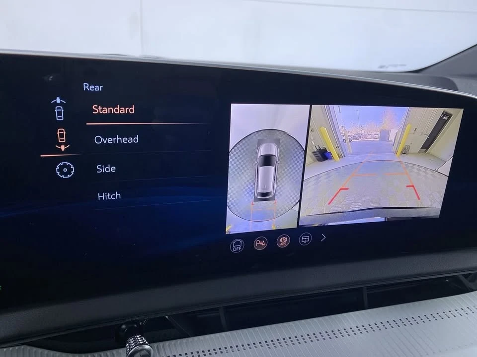 2026 Cadillac Optiq - Image 7 of 20