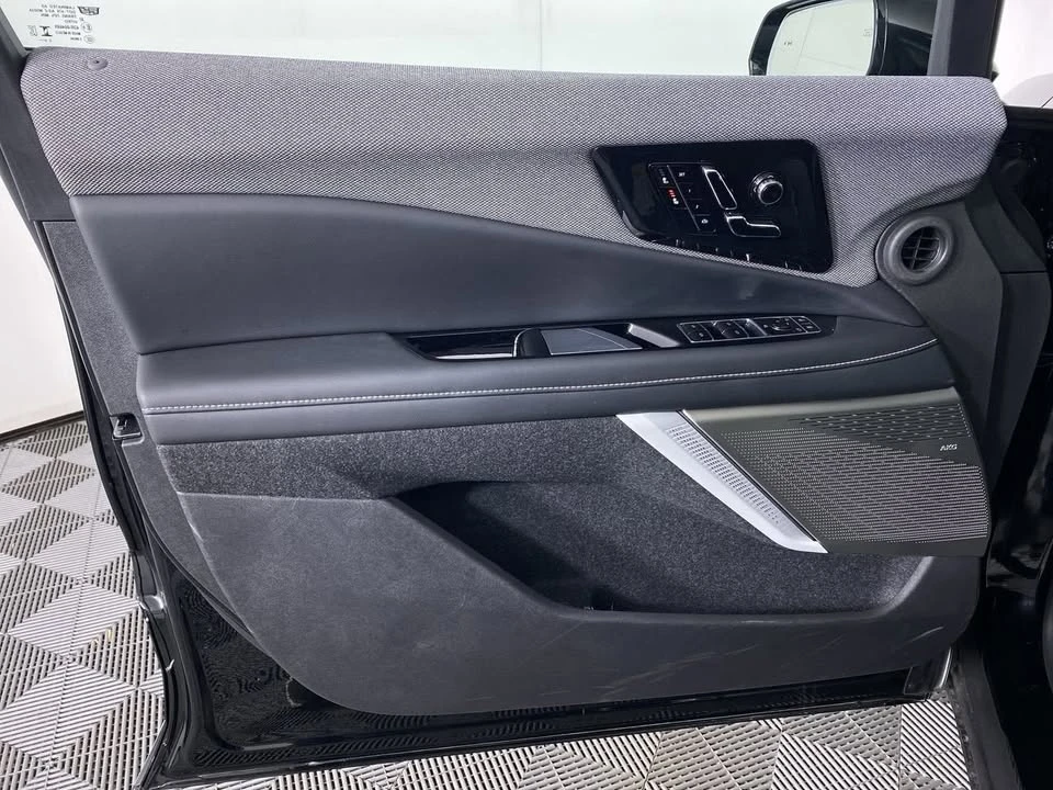 2026 Cadillac Optiq - Image 12 of 20