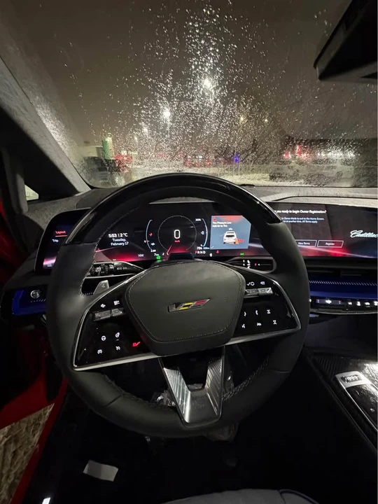2026 Cadillac Optiq - Image 12 of 19