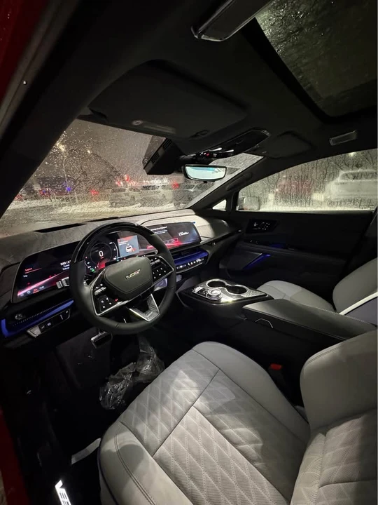 2026 Cadillac Optiq - Image 10 of 19