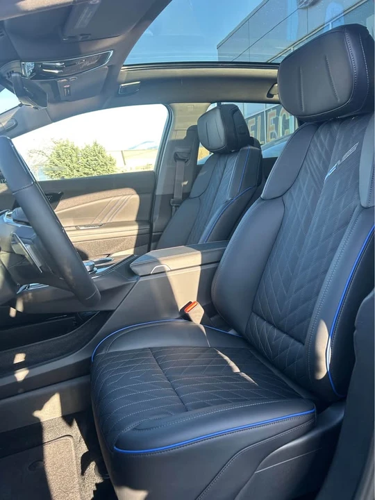 2026 Cadillac Optiq - Image 7 of 12