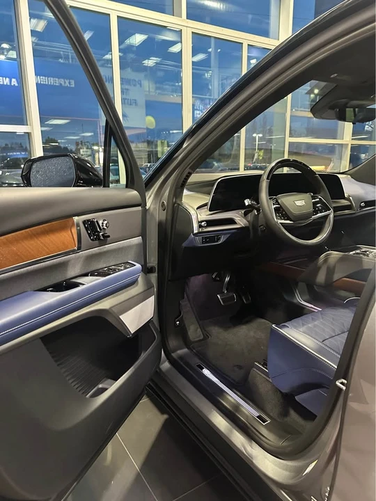2026 Cadillac Vistiq - Image 15 of 15