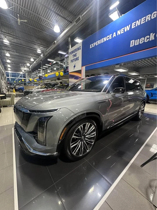 2026 Cadillac Vistiq - Image 4 of 15