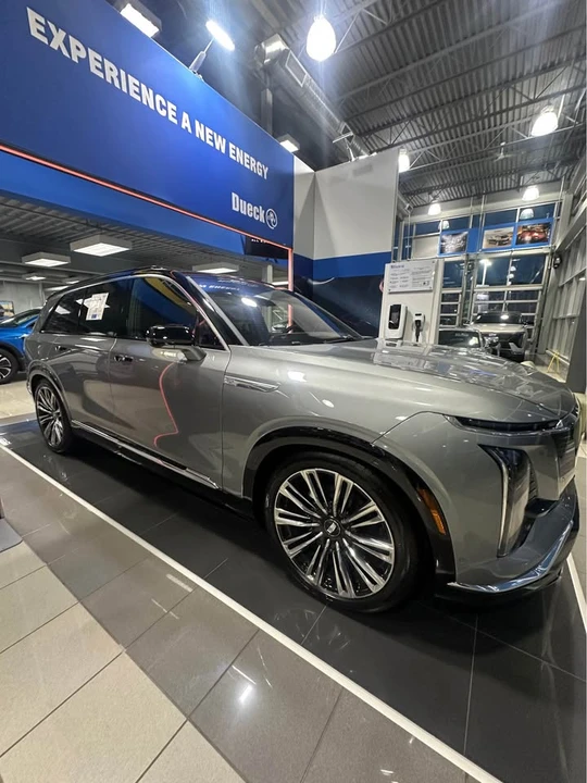 2026 Cadillac Vistiq - Image 14 of 15