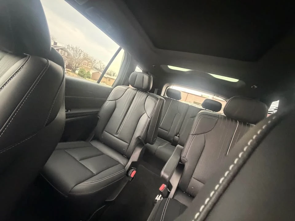 2026 Cadillac Vistiq - Image 14 of 17