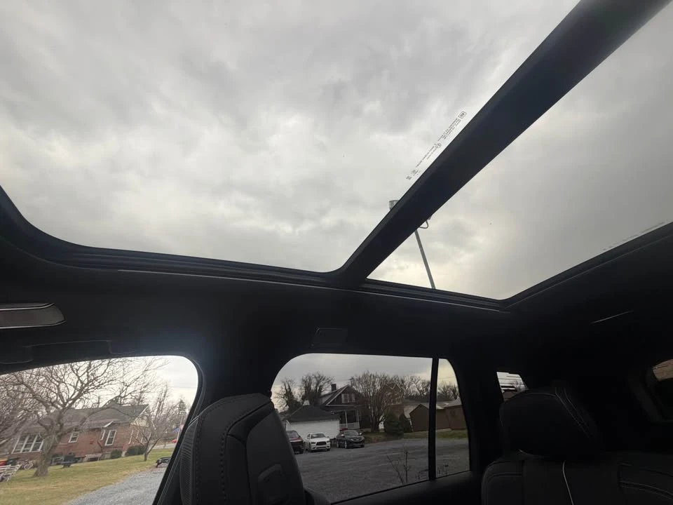 2026 Cadillac Vistiq - Image 12 of 17