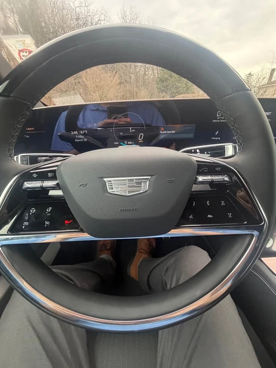2026 Cadillac Vistiq - Image 17 of 17