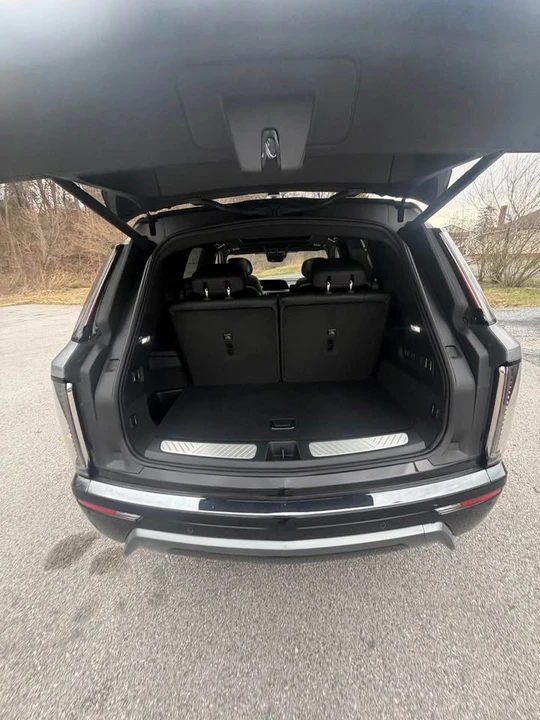 2026 Cadillac Vistiq - Image 7 of 17