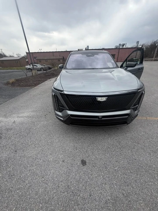 2026 Cadillac Vistiq - Image 3 of 17