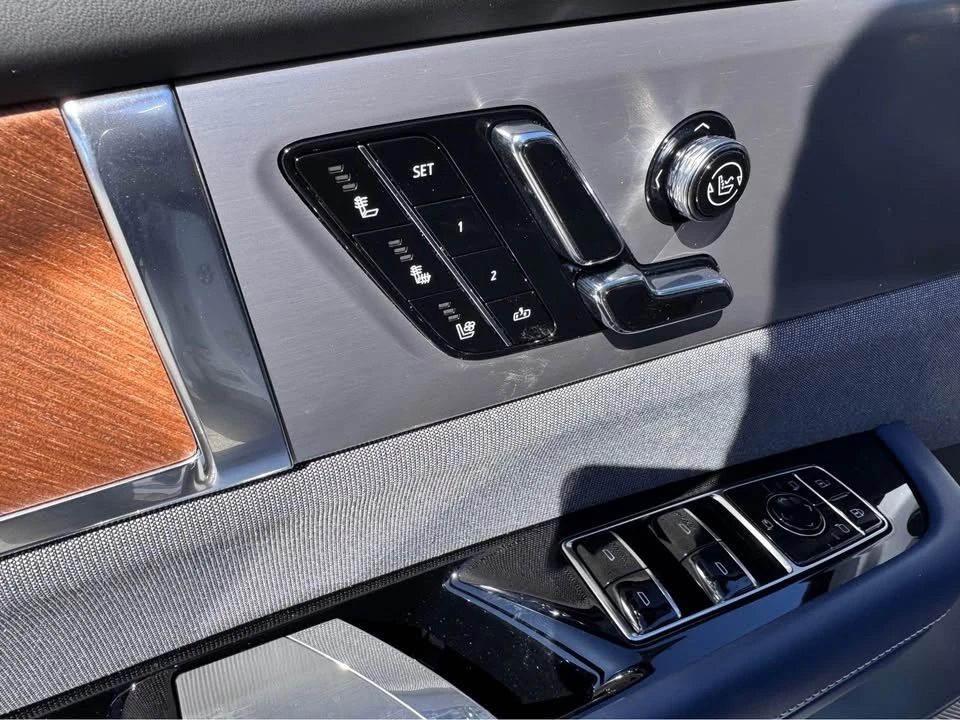 2026 Cadillac Vistiq - Image 14 of 19