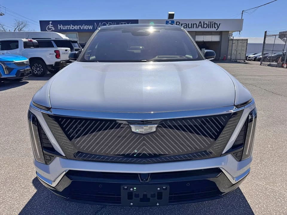 2026 Cadillac Vistiq - Image 2 of 19