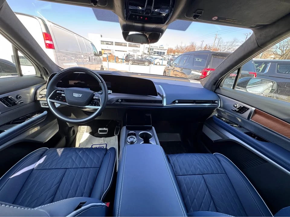 2026 Cadillac Vistiq - Image 13 of 19