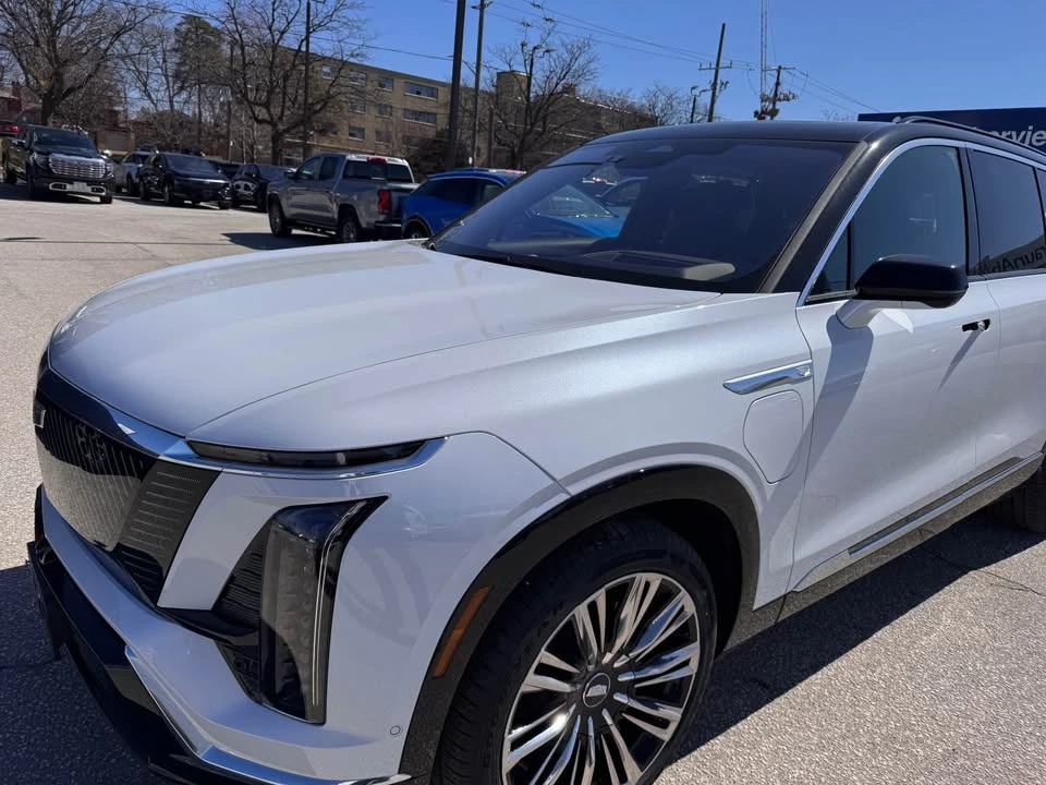 2026 Cadillac Vistiq - Image 9 of 19