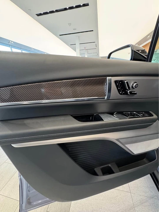 2026 Cadillac Vistiq - Image 11 of 12