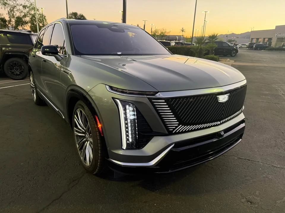 2026 Cadillac Vistiq - Image 3 of 11