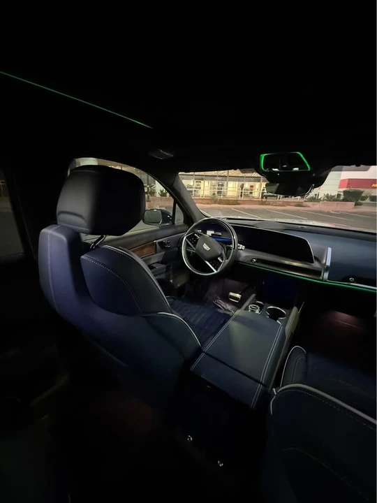 2026 Cadillac Vistiq - Image 5 of 11