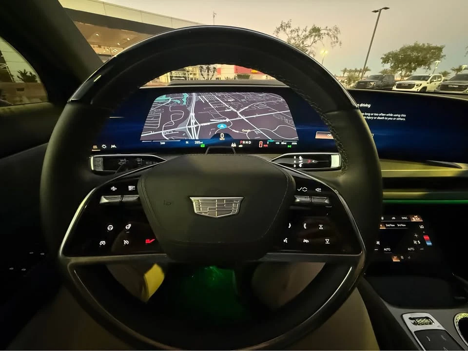 2026 Cadillac Vistiq - Image 8 of 11