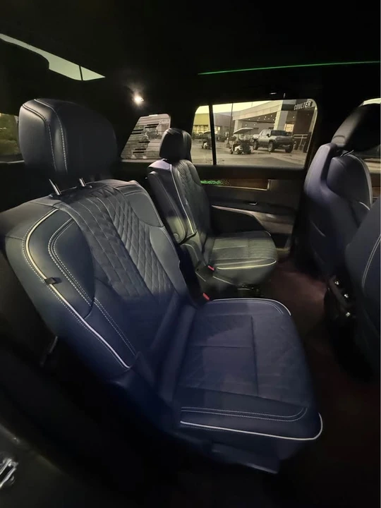 2026 Cadillac Vistiq - Image 4 of 11