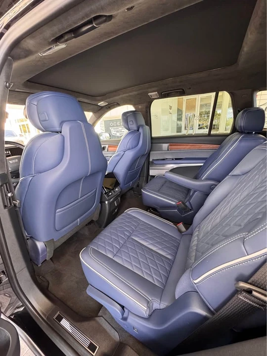 2026 Cadillac Vistiq - Image 8 of 10