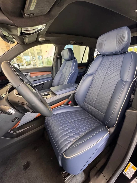 2026 Cadillac Vistiq - Image 6 of 10