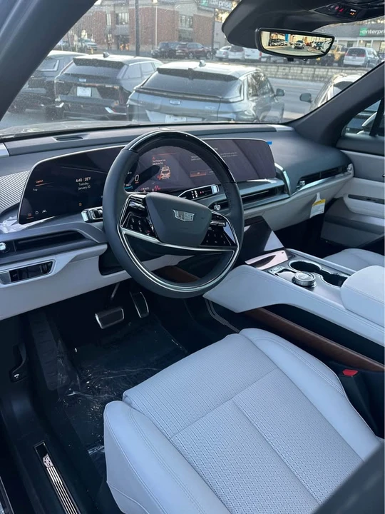2026 Cadillac Vistiq - Image 5 of 8