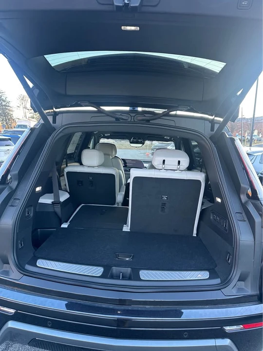 2026 Cadillac Vistiq - Image 3 of 8
