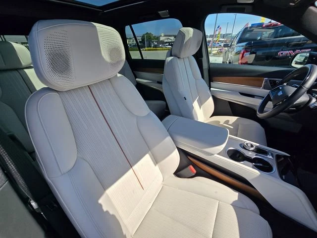 2026 Cadillac Vistiq - Image 5 of 12