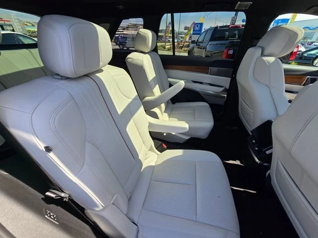 2026 Cadillac Vistiq - Image 6 of 12