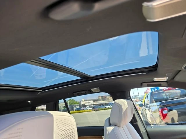 2026 Cadillac Vistiq - Image 4 of 12