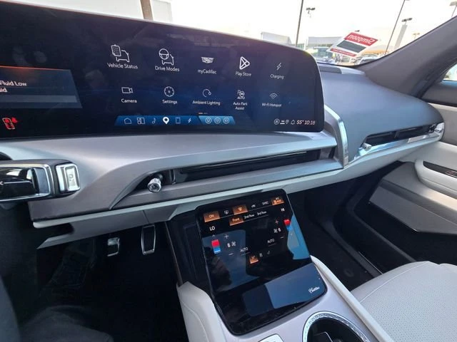 2026 Cadillac Vistiq - Image 9 of 12