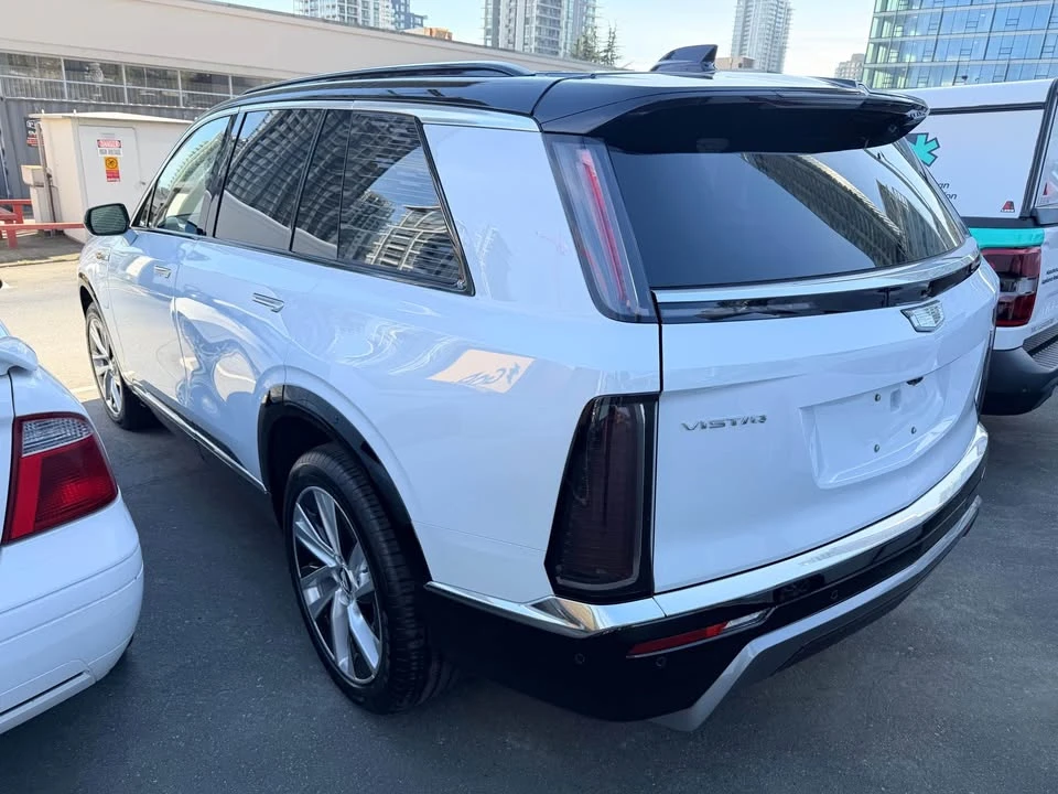 2026 Cadillac Vistiq - Image 7 of 12