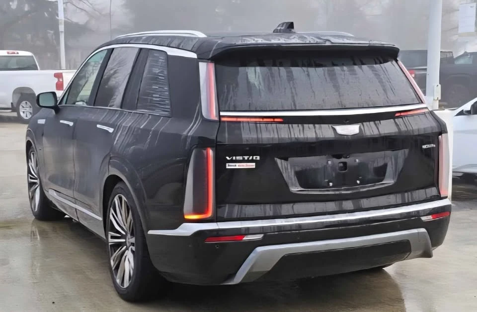 2026 Cadillac Vistiq - Image 4 of 20