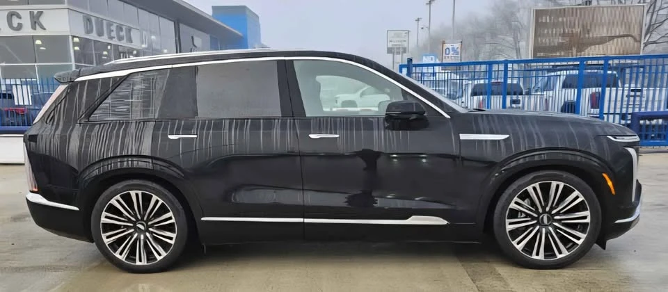 2026 Cadillac Vistiq - Image 8 of 20