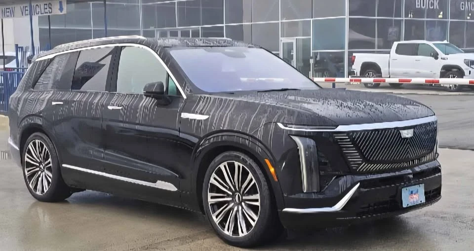 2026 Cadillac Vistiq - Image 9 of 20