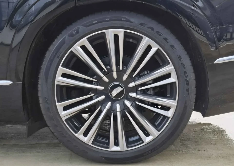 2026 Cadillac Vistiq - Image 10 of 20