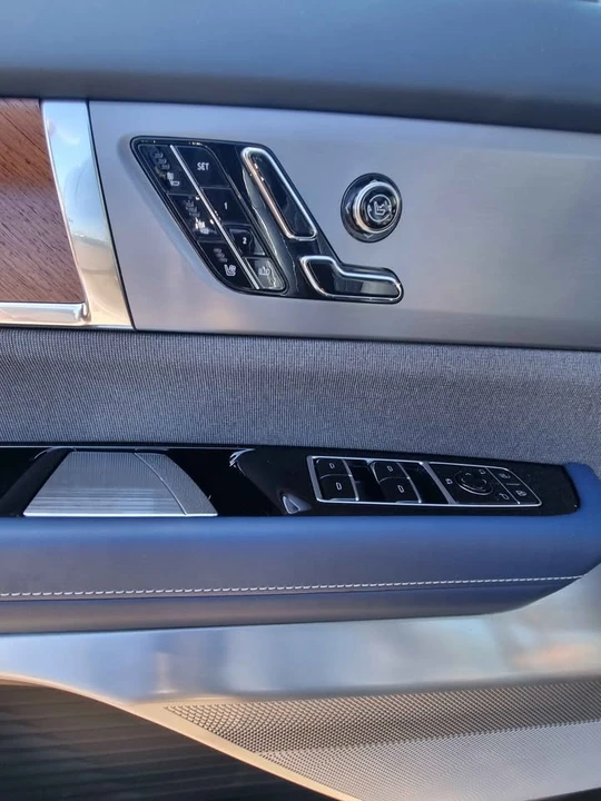 2026 Cadillac Vistiq - Image 13 of 20