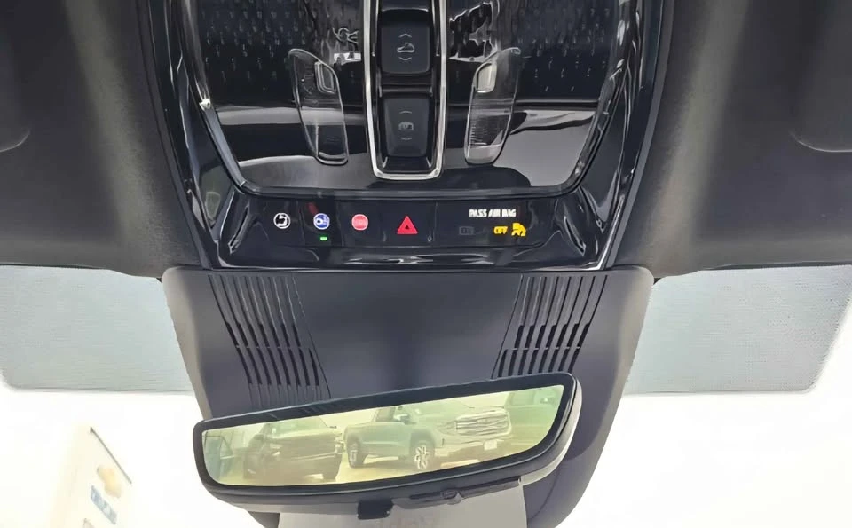2026 Cadillac Vistiq - Image 18 of 20