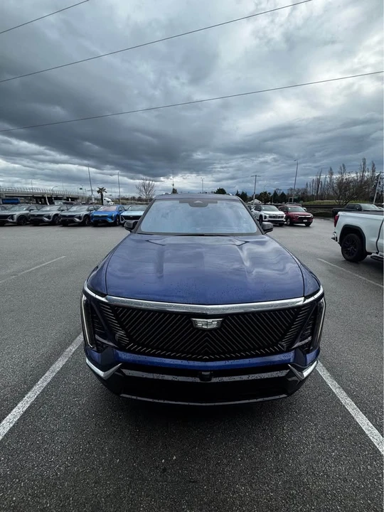 2026 Cadillac Vistiq - Image 2 of 8