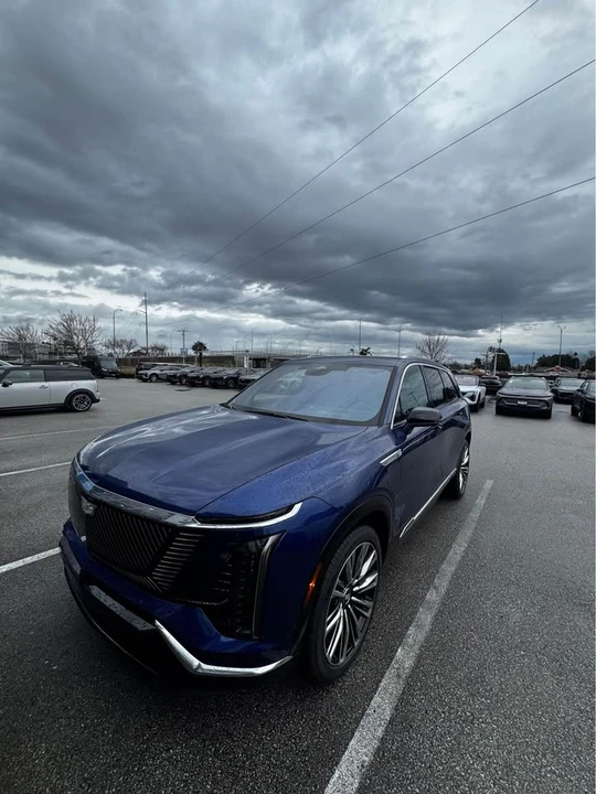 2026 Cadillac Vistiq - Image 3 of 8