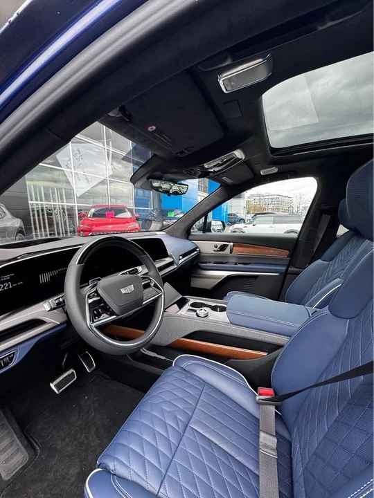 2026 Cadillac Vistiq - Image 4 of 8
