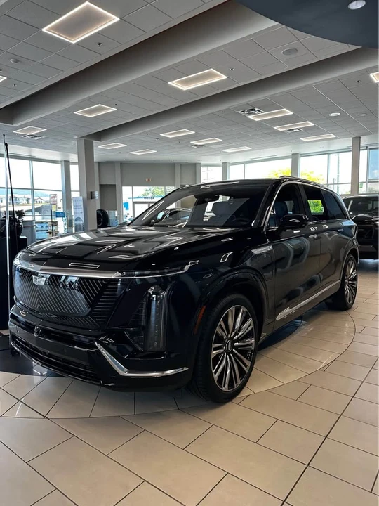 2026 Cadillac Vistiq - Image 9 of 11