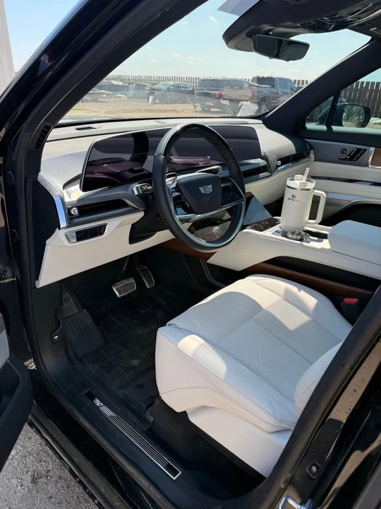 2026 Cadillac Vistiq - Image 5 of 7