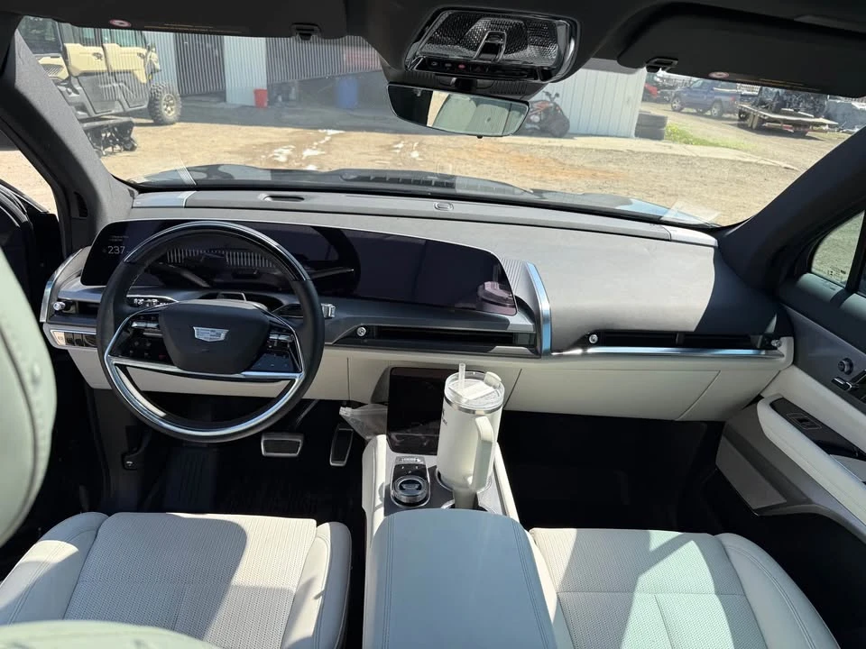 2026 Cadillac Vistiq - Image 6 of 7