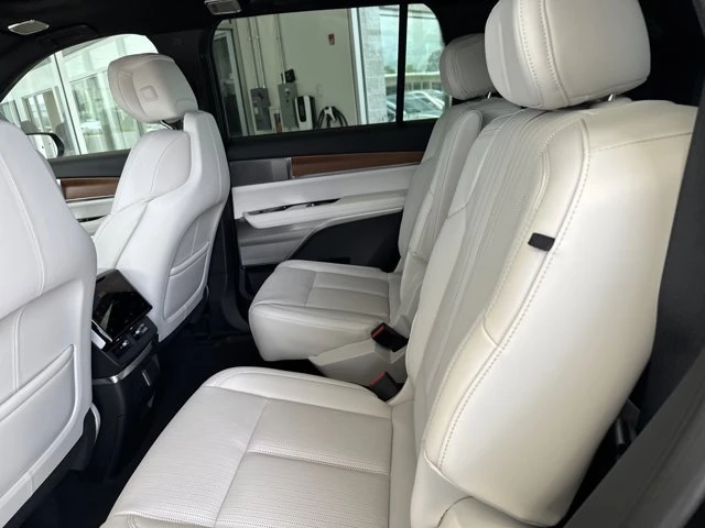 2026 Cadillac Vistiq - Image 10 of 19